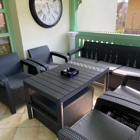 Tamas Sziveben- Egesz Evben Nyitva! Апартаменты Балатонфёльдвар