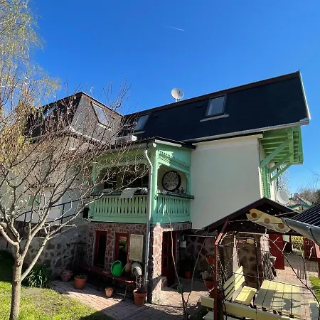 Tamas Sziveben- Egesz Evben Nyitva!