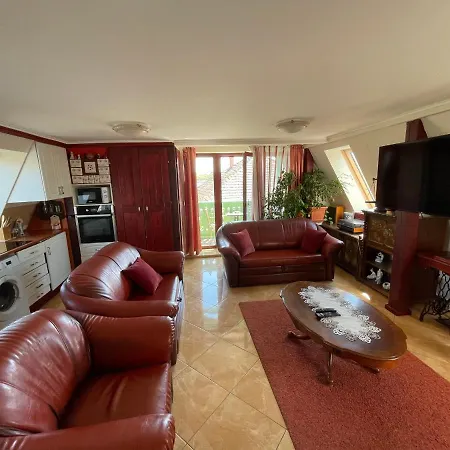 Tamas Sziveben- Egesz Evben Nyitva! Lägenhet *