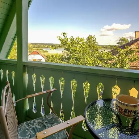 Tamas Sziveben- Egesz Evben Nyitva! * Balatonföldvár