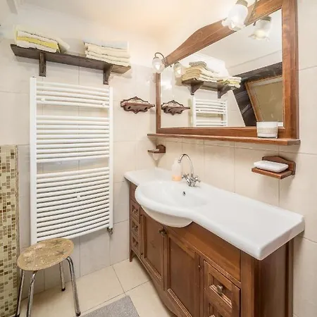 Tamas Sziveben- Egesz Evben Nyitva!