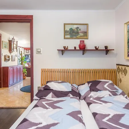 Tamas Sziveben- Egesz Evben Nyitva! *