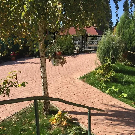 Tamas Sziveben- Egesz Evben Nyitva! Balatonföldvár