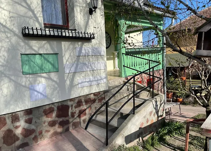 Tamas Sziveben- Egesz Evben Nyitva! Балатонфёльдвар