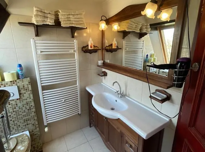 Tamas Sziveben- Egesz Evben Nyitva!