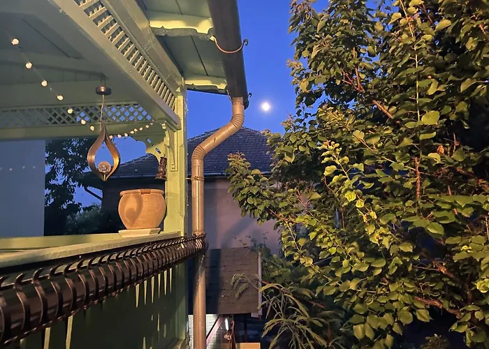 Tamas Sziveben- Egesz Evben Nyitva! Балатонфёльдвар